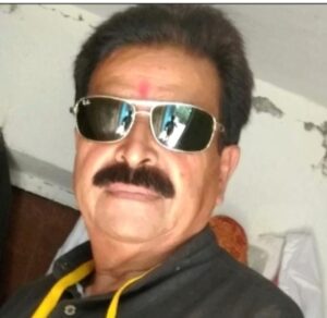 प्रतिभाओं का सम्मान… अतिथियों की सूची पर सवाल! कबीर क्रांति ब्रेकिंग न्यूज़ डी. एन. योगी की दमदारी रिपोर्ट  कवर्धा। प्रतिभा सम्मान समारोह में जिले के होनहार बच्चों का सम्मान—पहल सराहनीय।  लेकिन अतिथियों की सूची ने खड़े कर दिए कई सवाल!  ❓ वरिष्ठ पत्रकार की कसौटी क्या थी?  ❓ तीन-चार दशक से पत्रकारिता करने वालों को जगह क्यों नहीं?  ❓ समाज प्रमुखों के चयन का आधार क्या रहा?  ❓ अतिथियों की सूची आखिर किसने तैयार की?  ❓ क्या शिक्षा विभाग को अंतिम सूची की जानकारी थी?   सबसे बड़ा सवाल  सम्मान बच्चों का था…  फिर चयन को लेकर विवाद क्यों?  यदि अतिथि चयन पारदर्शी था, तो सवालों के जवाब सार्वजनिक क्यों नहीं?  बच्चों की प्रतिभा का सम्मान जरूरी है,  लेकिन सम्मान की कसौटी भी पारदर्शी होनी चाहिए।   कबीर क्रांति ब्रेकिंग न्यूज़   डी. एन. योगी की| दमदारी रिपोर्ट